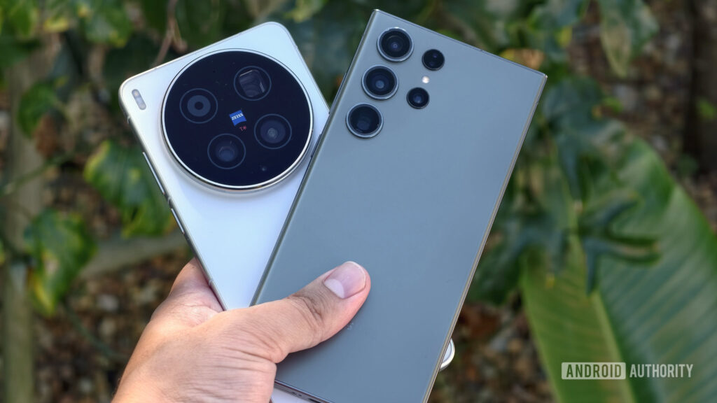 Samsung Galaxy S23 Ultra versus vivo X300 Ultra