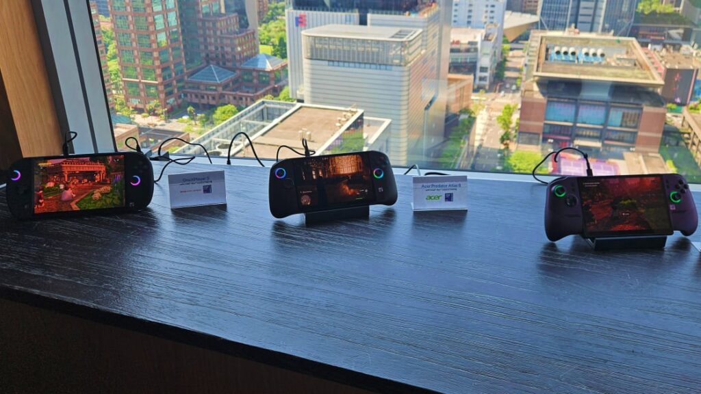 I Played the Future of PC Gaming Handhelds: The New Intel Arc G3 Models Compared I Played the Future of PC Gaming Handhelds: The New Intel Arc G3 Models Compared
